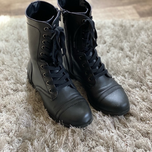 Black boot - Picture 5 of 7